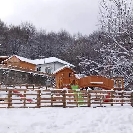 Bonsovi Poliani Hut ロッジ